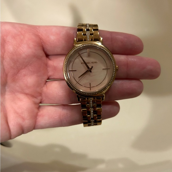 Michael Kors Rose Gold Cinthia Watch - Picture 2 of 2